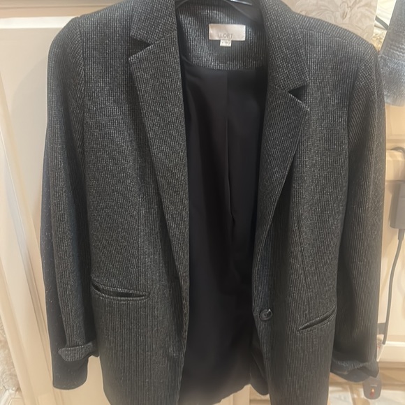 Brown small square blazer great for chilly days - Picture 2 of 5